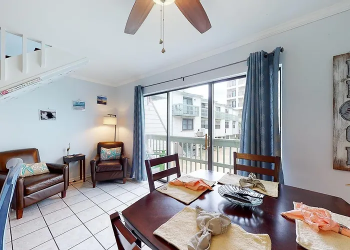 Beachwalk 4 *