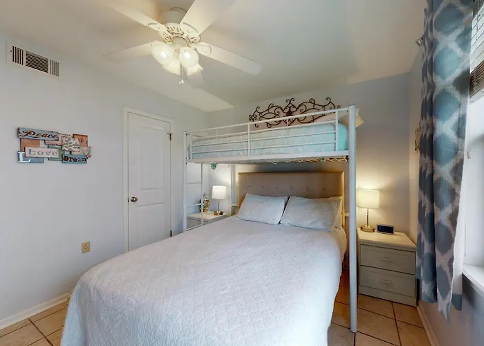 Apartment Beachwalk 4 *