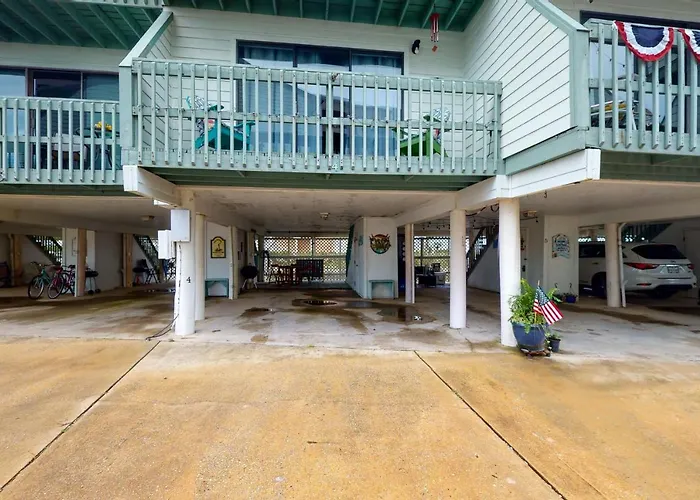Beachwalk 4 *